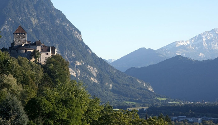 Vaduz Castle, residência oficial do Príncipe de Liechtenstein (Foto por United Nations Photo ).