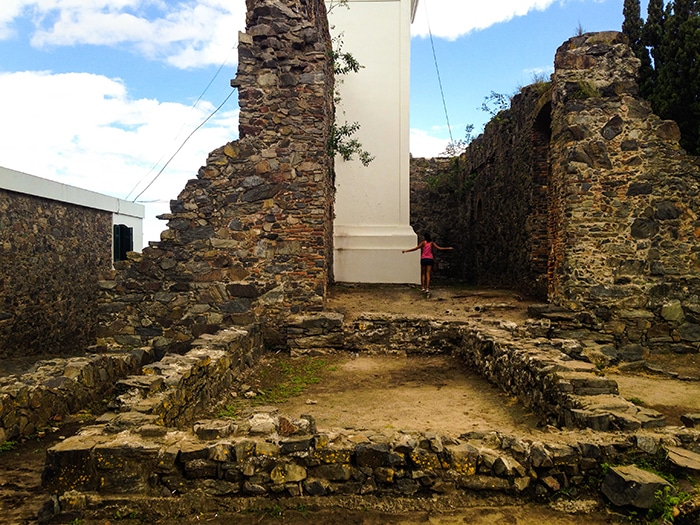 As ruínas do convento de São Francisco Xavier deram lugar ao farol | Foto por João Paulo de Vasconcelos