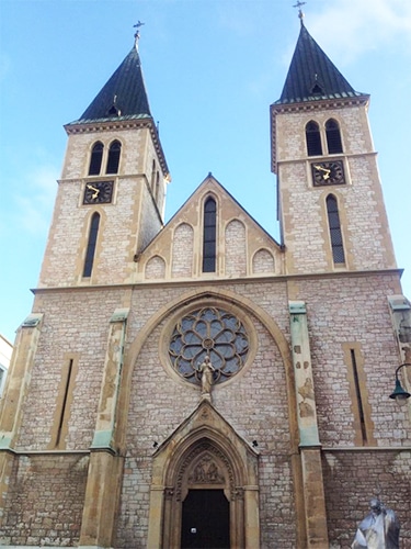 Catedral do Sagrado Coração de Jesus, localizada no calçadão do centro histórico. | Foto por Sabrina Sasaki