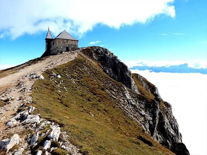 Pequena capela no Pico Dobratsch | Foto por Felipe Bauermann