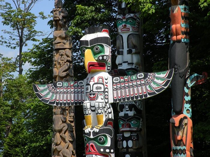 Detalhes dos totems do Stanley Park | Foto por Paul Hamilton