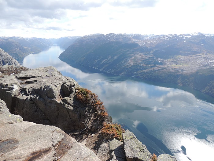 A vista do Preikestolen | Foto por Sabrina Levensteinas