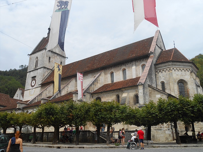 Catedral de Saint Ursanne | Foto por Grazi Calazans