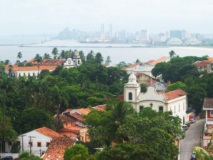 Olinda e, ao fundo, o Recife | Foto por Juliana Santos