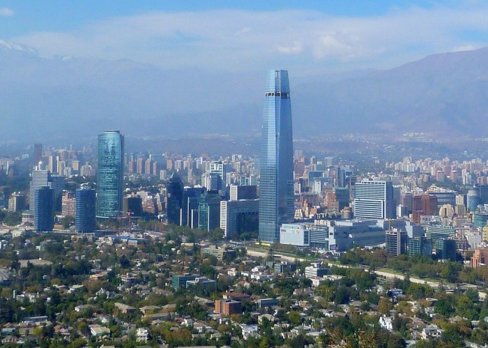 Costanera Center, o prédio mais alto do Chile e da América do Sul, se destaca | Foto por Gonzalo Baeza H (CC BY 2.0)