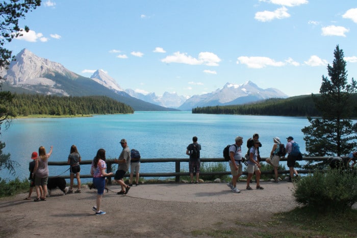 Maligne Lake, um dos pontos mais visitados nos arredores de jasper | Por Carolina Caio