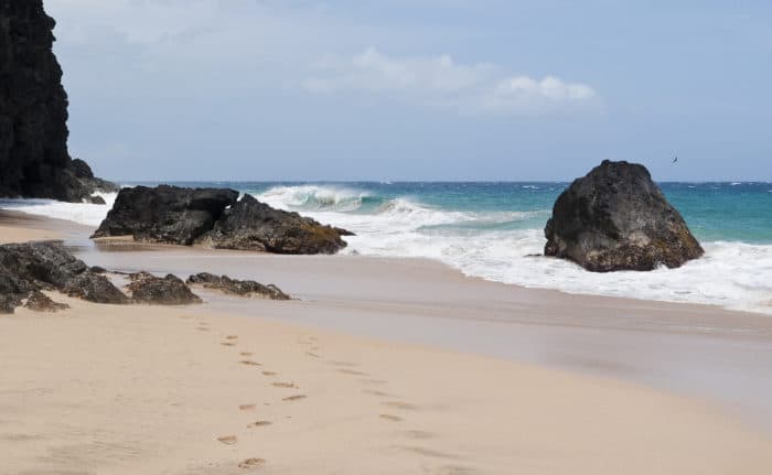 Hanakapiai, praia a cerca de 3km do início da trilha | Foto Brian (CC BY-NC-SA 2.0)