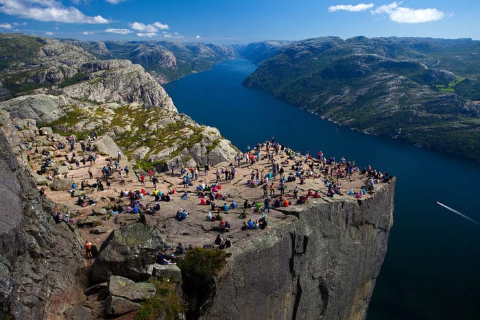 Preikestolen, cartão postal máximo do Lysefjord | Foto Svein-Magne Tunli - tunliweb.no (CC BY-SA 3.0)