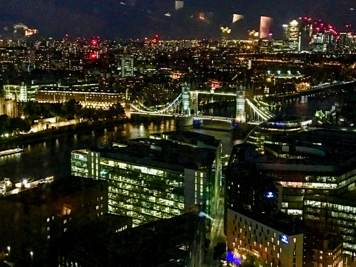 O skyline de Londres transformado em jogo de xadrez